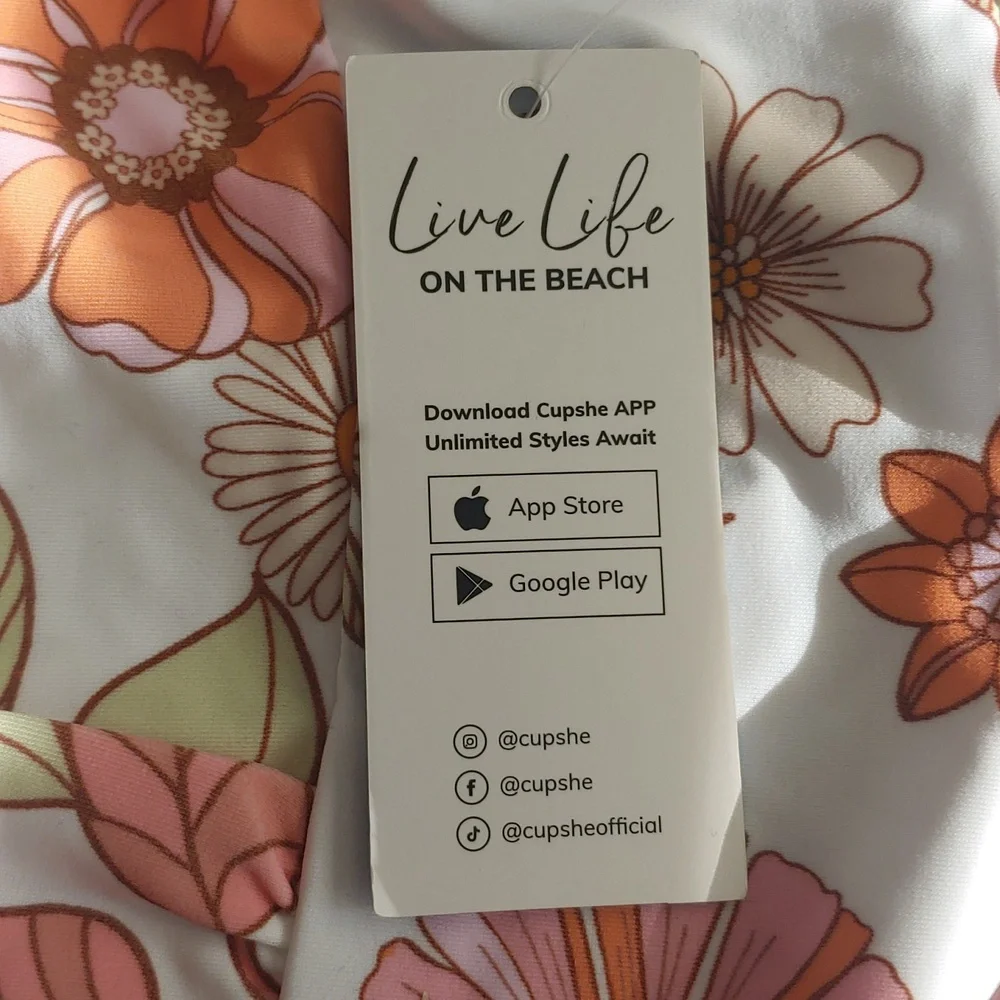 Cupshe One Piece Bathing Suit - Picture 7 of 10